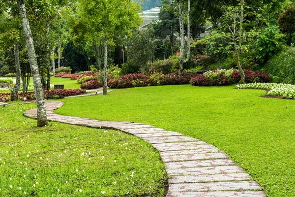 Allées de jardin : esthétique et fonctionnalité, Montbrison, Cheminal Paysage