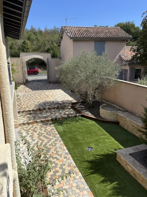 Cours complète en pavé , Montbrison, Cheminal Paysage